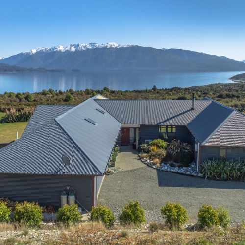 Loch Vista Bed and Breakfast with views of Lake Te Anau, New Zealand